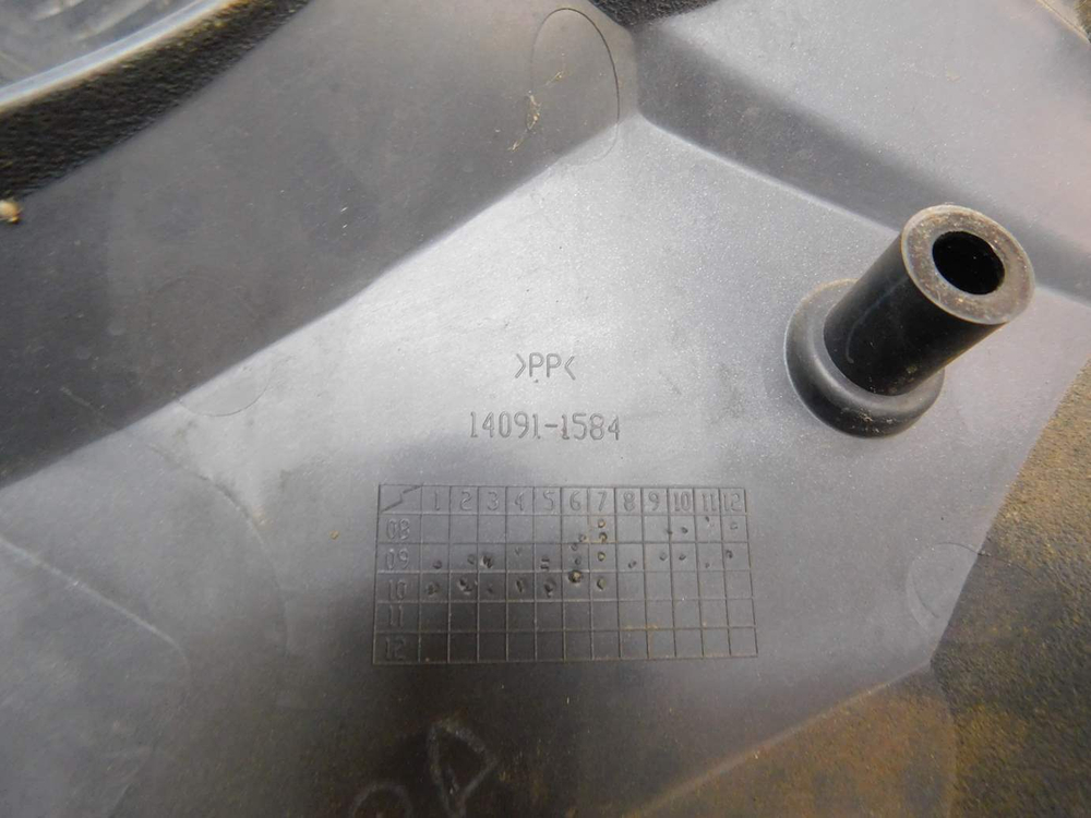 Пластик боковой левый Kawasaki Ninja 400R ER400B 14091-1584 052339