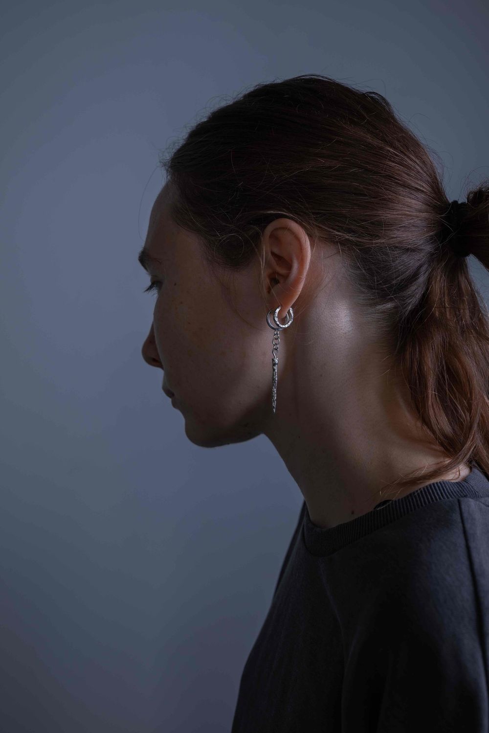 Серьга Rough Jwlry Flow Oxyd темная