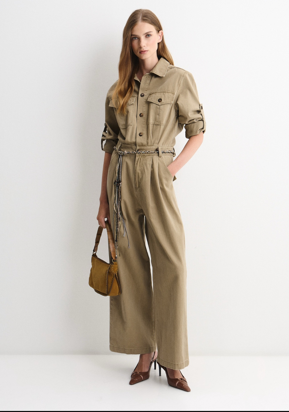 Комбинезон бежевый