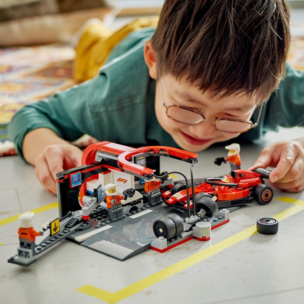 LEGO City - F1 Пит-стоп и механики с машиной Ferrari 60443