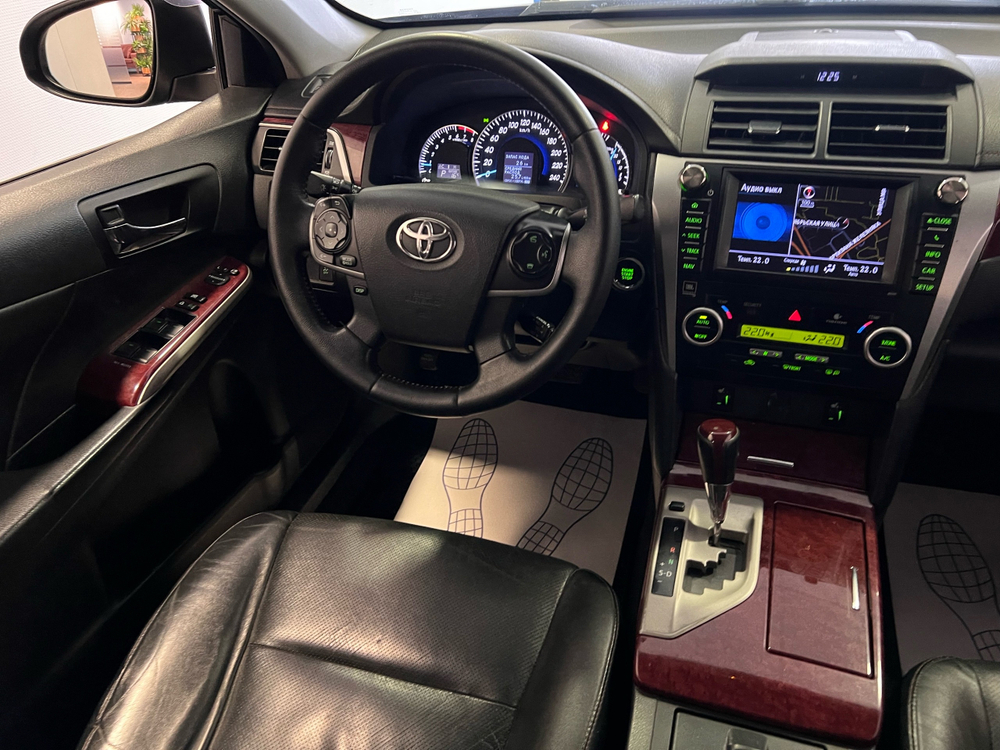 Toyota Camry, 2014 год