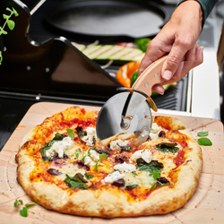 IKEA GRILLTIDER  (ИКЕА ГРИЛЛТИДЕР)  -  Нож для пиццы, нержавеющая сталь/бук, 22 см