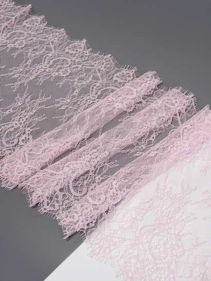 Кружево шантильи нежно-розовое неэластичное ширина 22 см купон 2.9 м С БРАКОМ