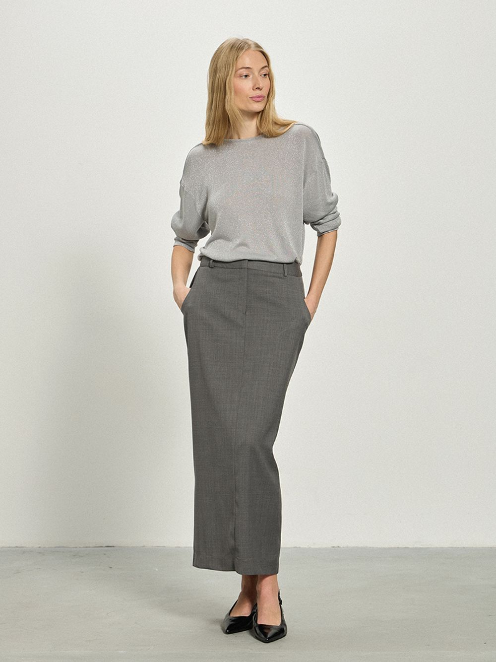 Лонгслив серый с кружевом вискоза