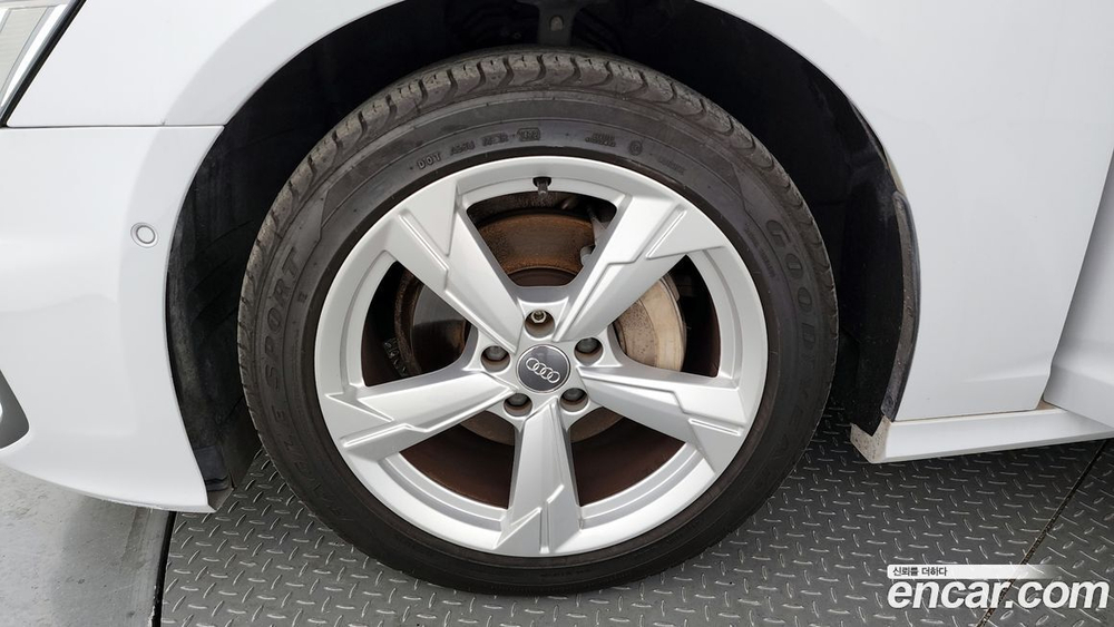 Audi A6 (C8) 40 TDI (06.2020)