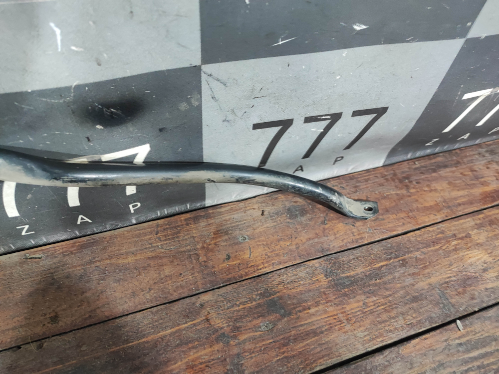 Элемент передней панели растяжка MINI Hatch (F55/F56)  Б/У Оригинал 51647435400