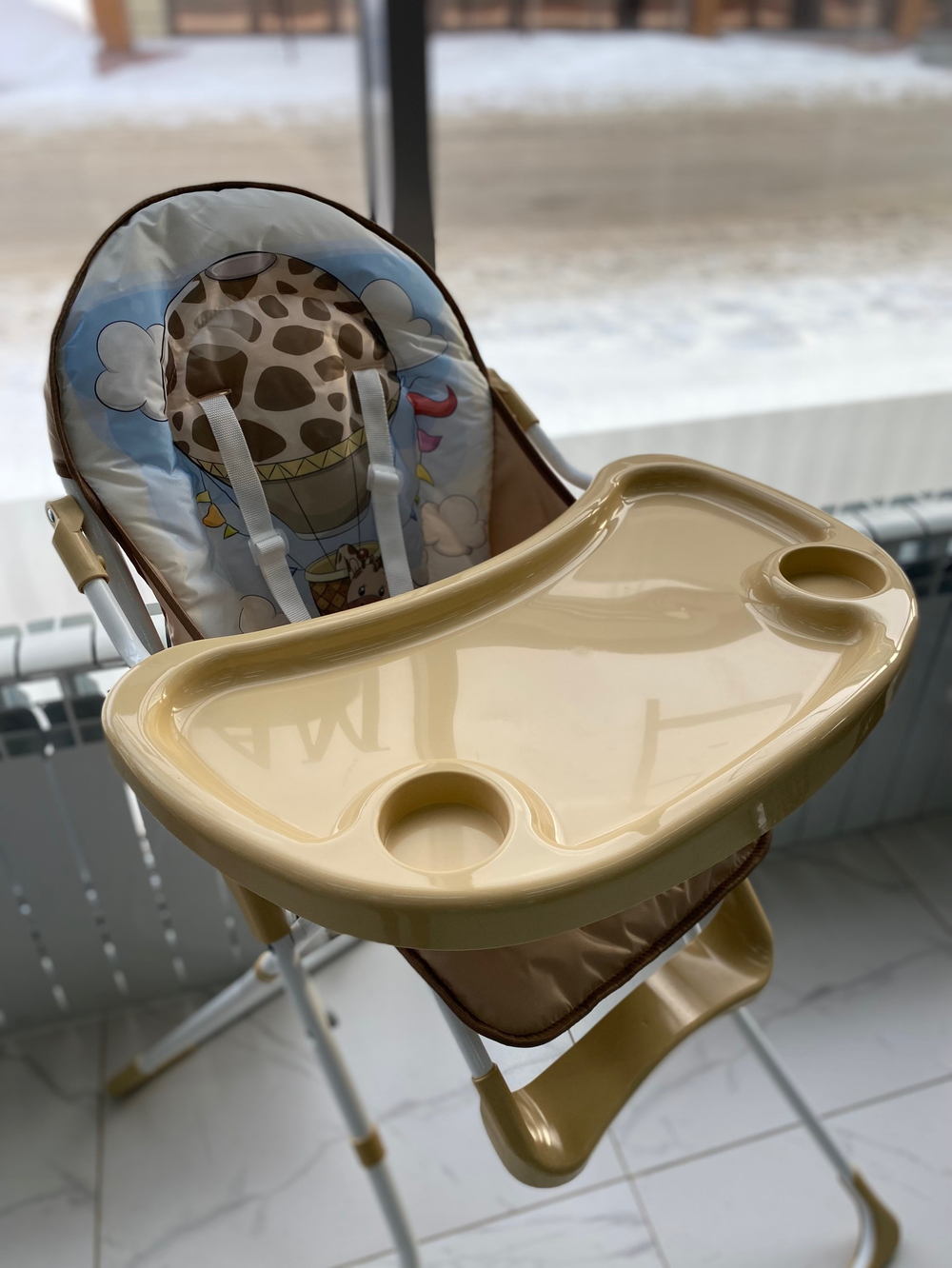 Стульчик для кормления АРТ-1684 (Жираф на шаре (бежевый))