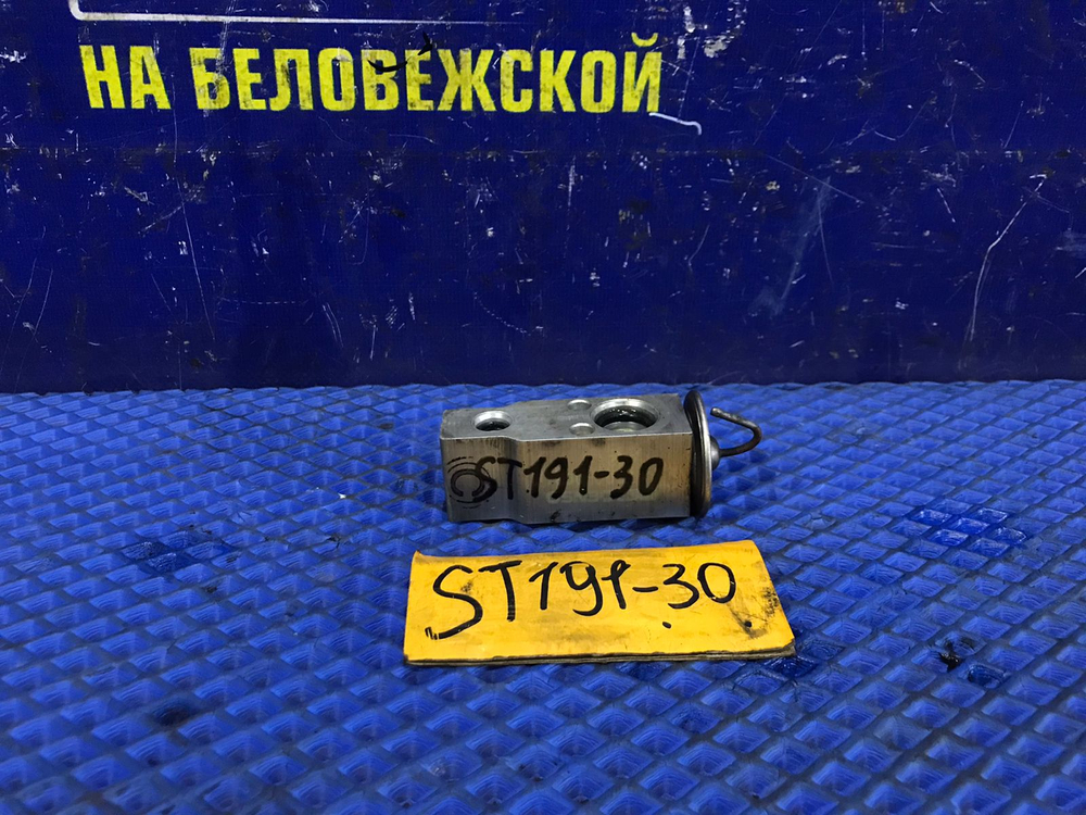 Клапан кондиционера TOYOTA CORONA 1993