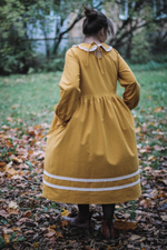 Винтажное платье желтого цвета с кружевом