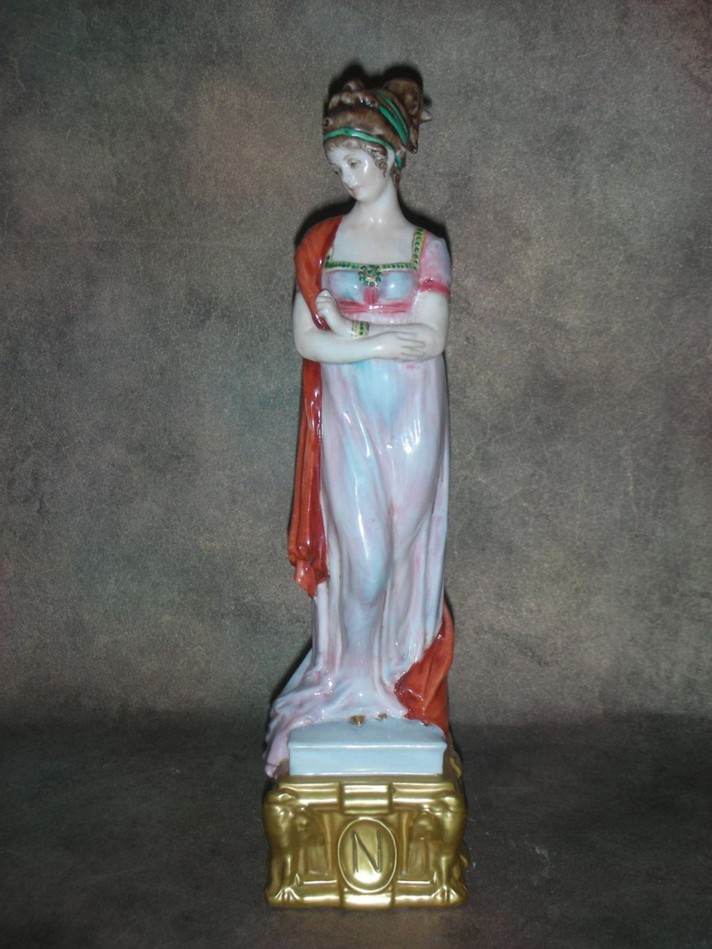 Статуэтка. Фарфор. Солдат. Жозефина Богарне. Capodimonte. Италия