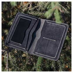 Кожаная обложка на паспорт «Волк»