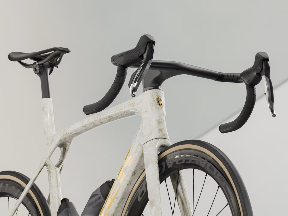 Арт 5319544 Велосипед MADONE SLR 9 AXS ML бел