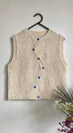 Описание по вязанию жилета спицами "Peony"