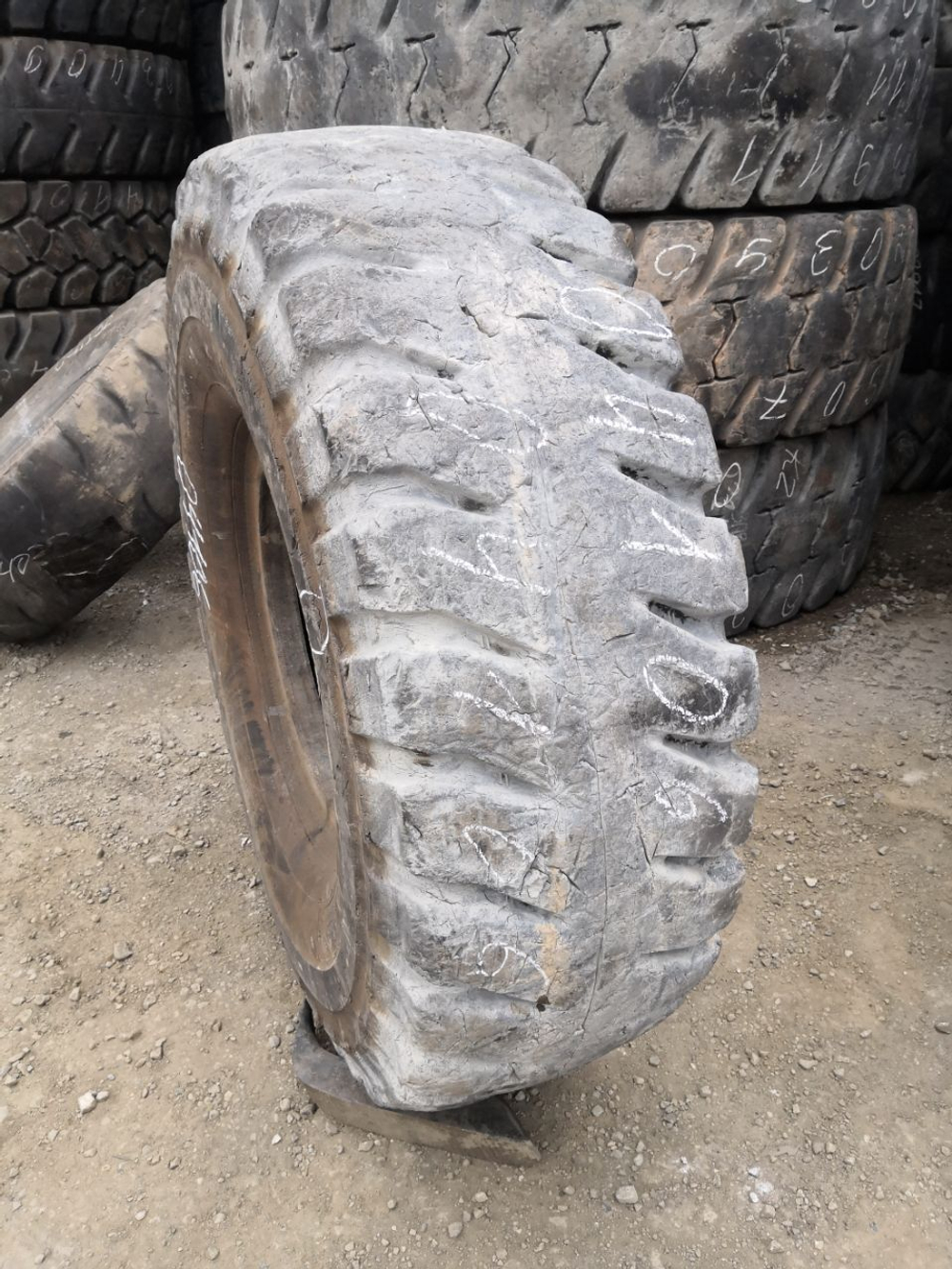 18.00R25 Bridgestone VELS шина б/у