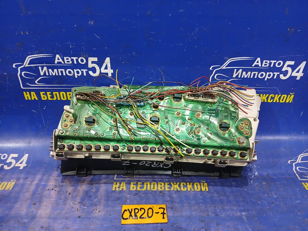 Щиток приборов TOYOTA ESTIMA 1995