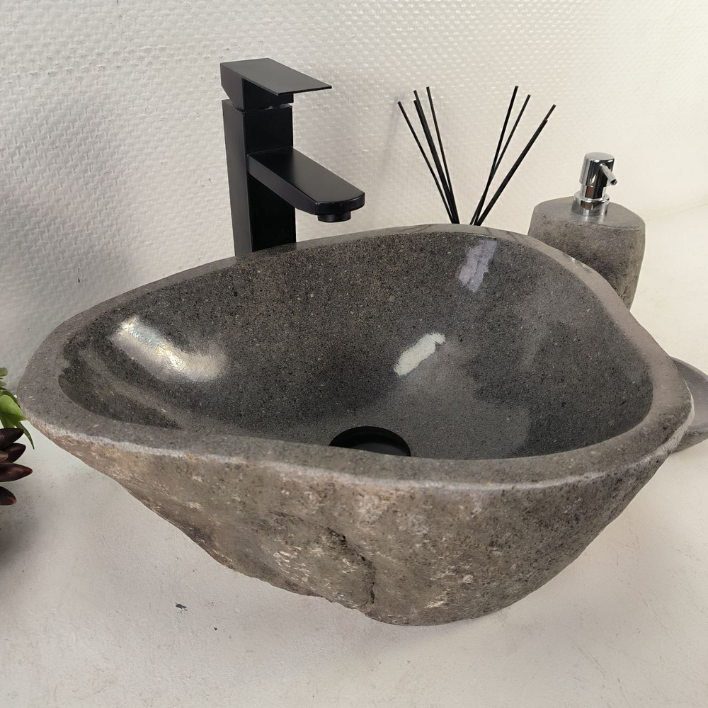 Раковина из речного камня RS-65105 43*35*15 0856