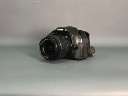 Canon 600D + kit 18-55mm 18.400 кадров