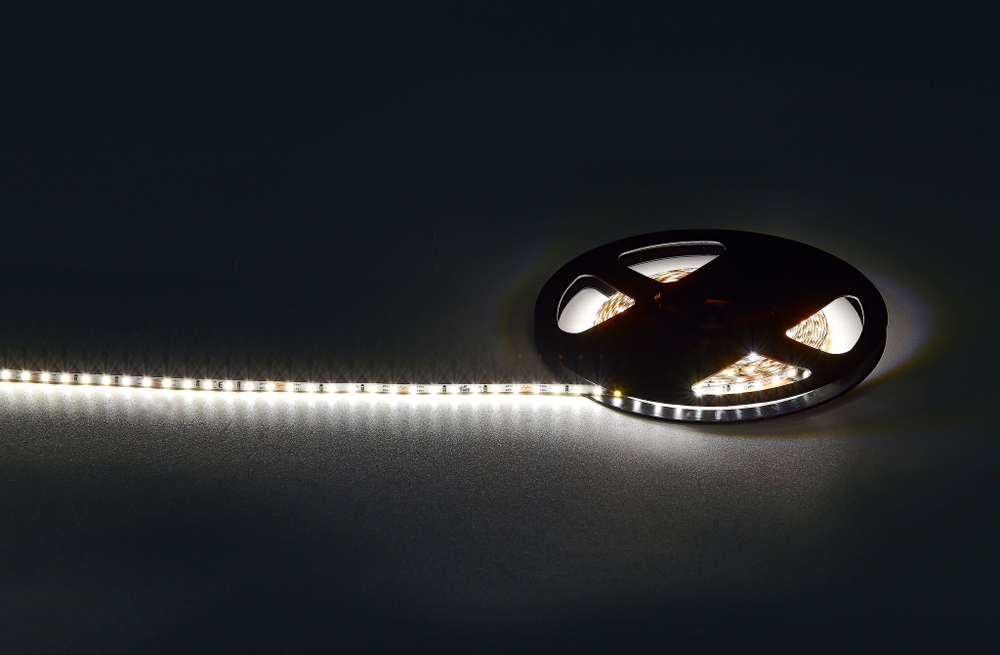 Светодиодная лента SMD,  4мм,  8, 6W/m,  3000K,  670 Lm/m,  DC24V,  CRI&gt;90,  IP20