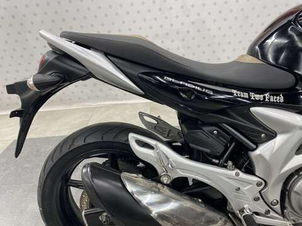 Suzuki Gladius SFV400 ABS , 2014
