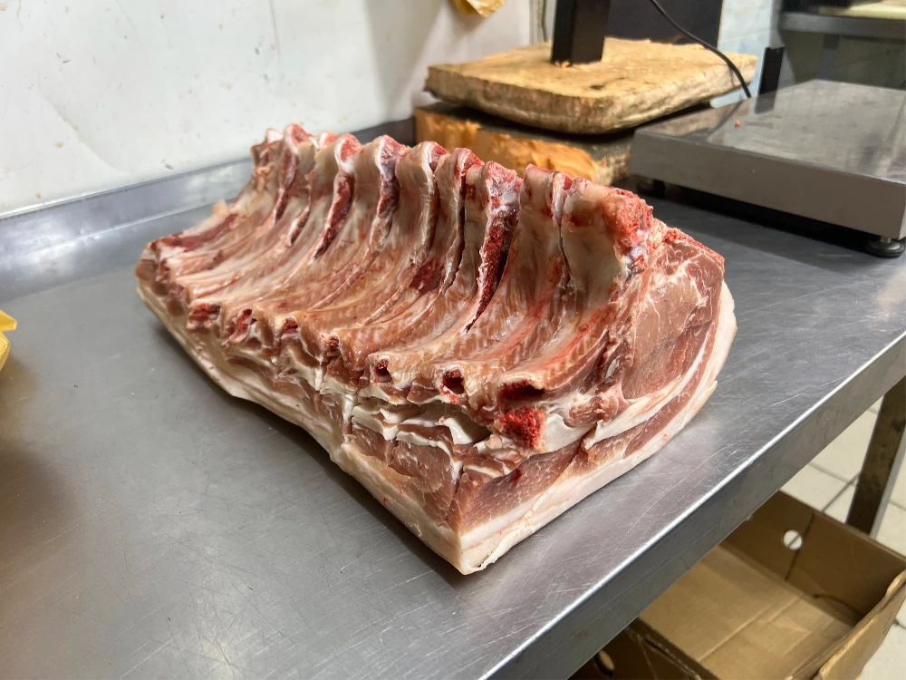 Корейка свиная на кости охлаждённая