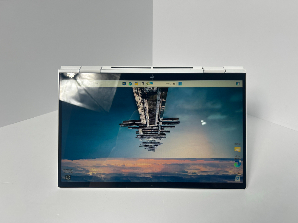 Ноутбук-трансформер HP ENVY x360 Convertible 13-ay0023ur (22M55EA) 13.3"/AMD Ryzen 5 4500U/RAM 8 GB/SSD 512 GB/Radeon Graphics/1920x1080/IPS/Windows 10/Подсветка кл-ры:LED/Белый. Состояние: B2