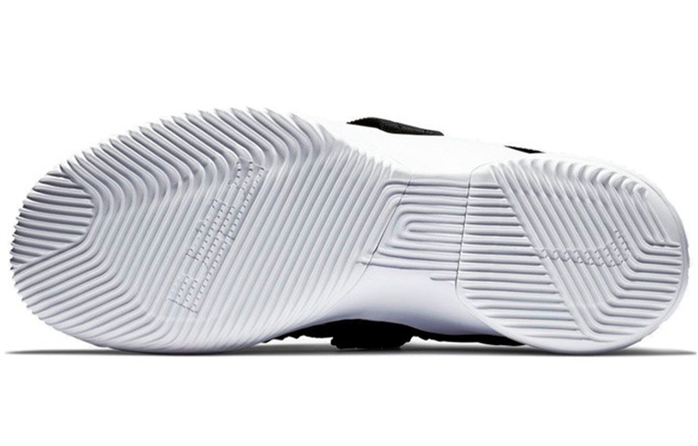 Кроссовки Nike Zoom Soldier 12