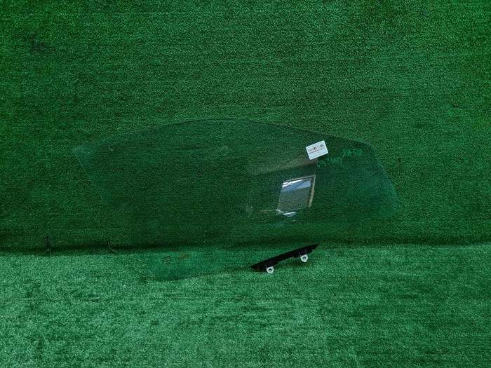 Стекло переднее правое Toyota RAV4 XA50 (2018-нв)