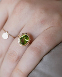 кольцо «цветок жизни» с хризолитом (10 мм)