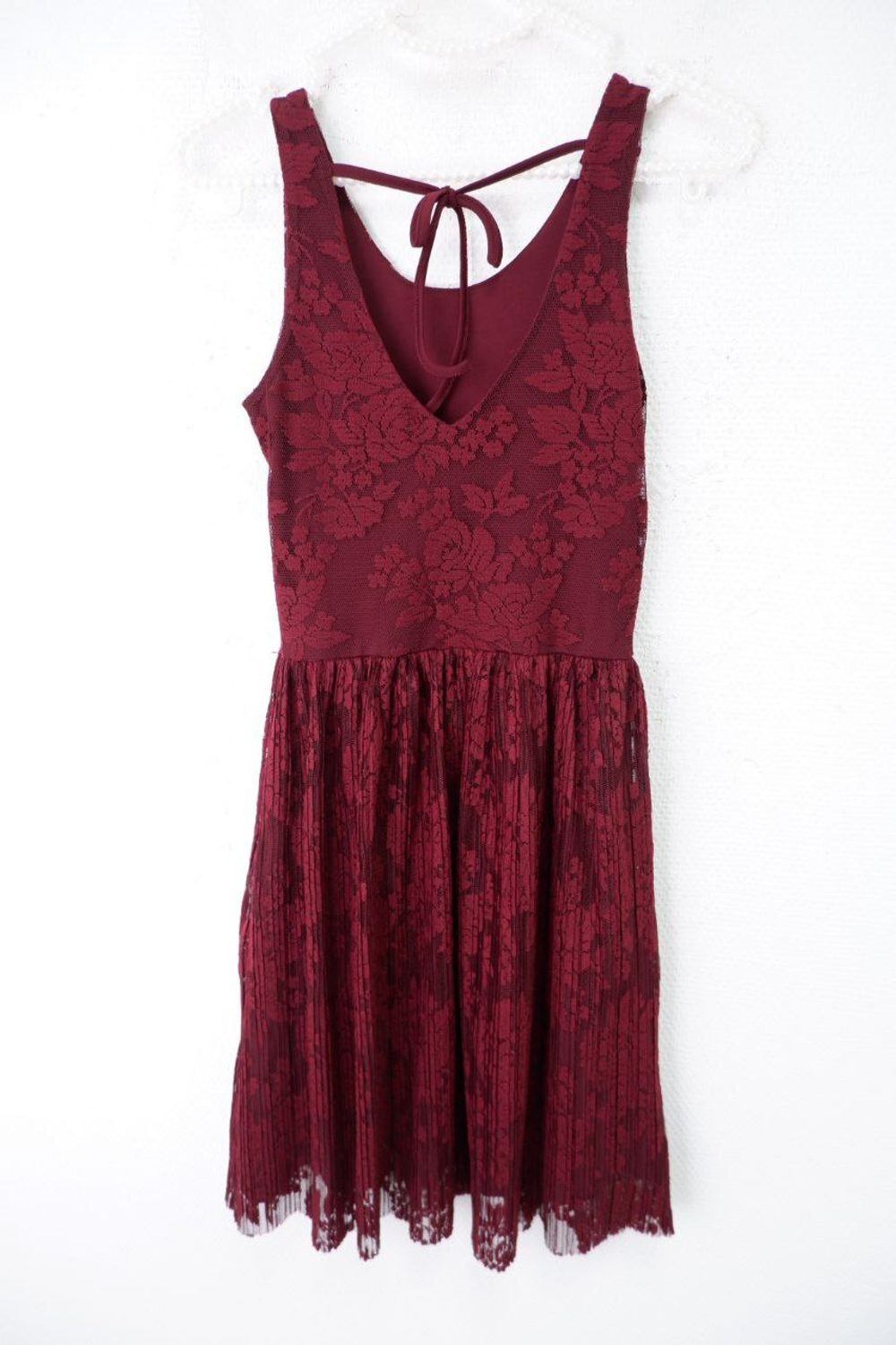 Платье Befree с кружевом 40 размер