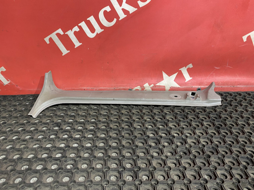 Накладка стойки левой 2019 год.