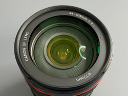 Canon 24-105mm 4L IS USM царапинки на линзе