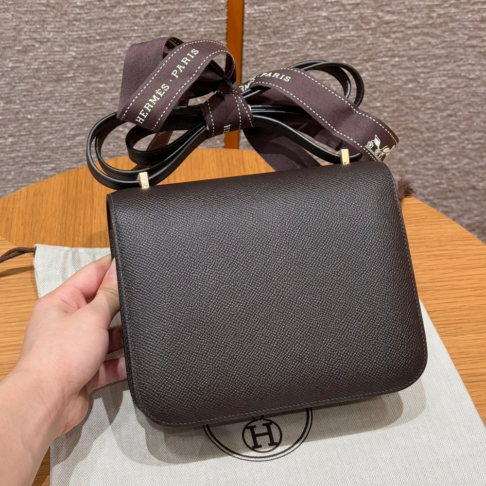 Hermes Constance 18