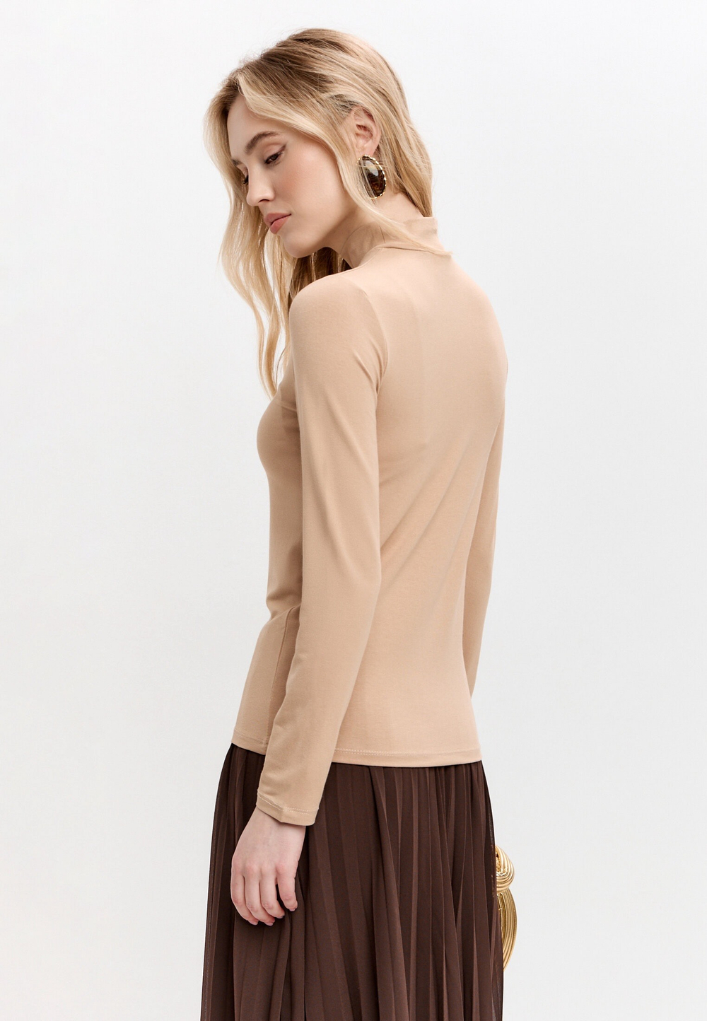 Лонгслив с горлом