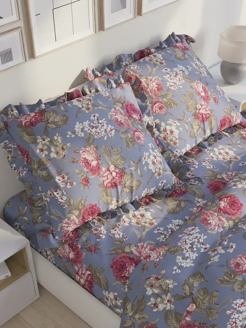 Декоративная наволочка с рюшами, оборками "Прохоровская роза(новая)" 70х70 см, 1 шт, без молнии