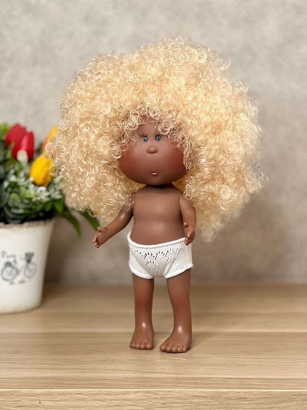 Кукла Nines виниловая 30см MIA без одежды (3000W10A1)