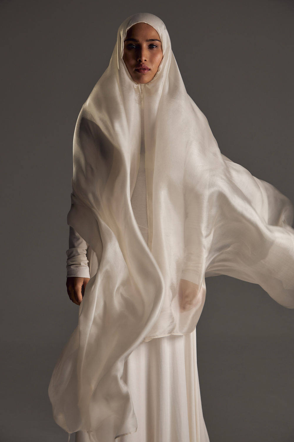 Шарф шелковый белый