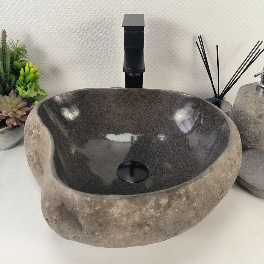 Раковина из речного камня RS-65168 42*35*15 0861
