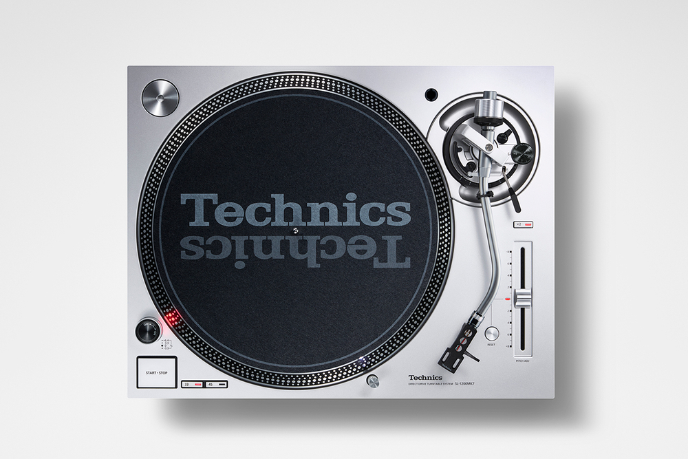 Виниловый проигрыватель Technics SL-1200MK7
