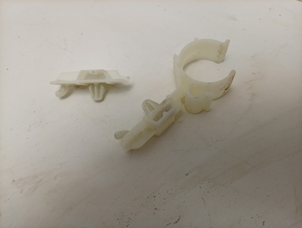 AWS71212 кт20 Пластиковый крепеж, защёлки и заглушки для стиральной машины Whirlpool б/у