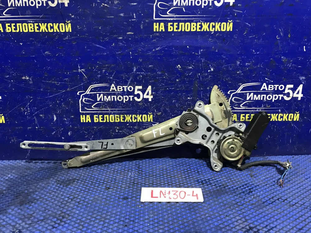 Стеклоподъемник передний левый TOYOTA HILUX SURF 1992