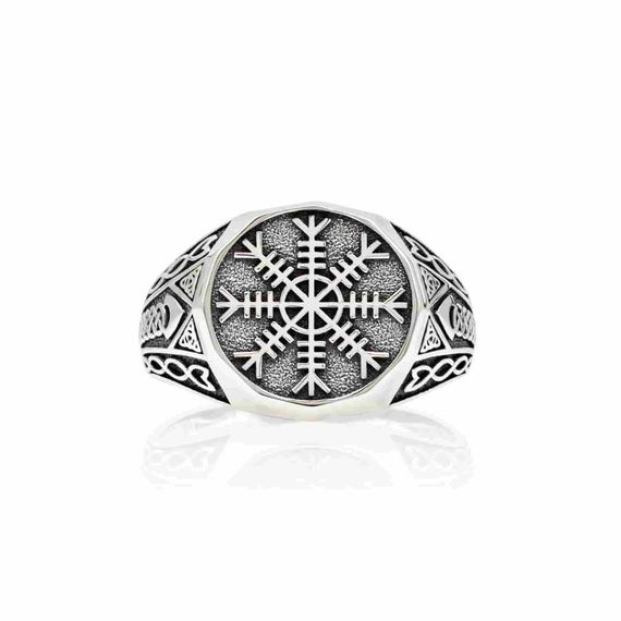 Кольцо Агисхьяльм из серебра, вид спереди