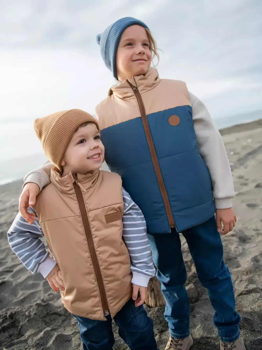 Жилет стеганый на молнии двухсторонний "Шторм/Беж" 7+