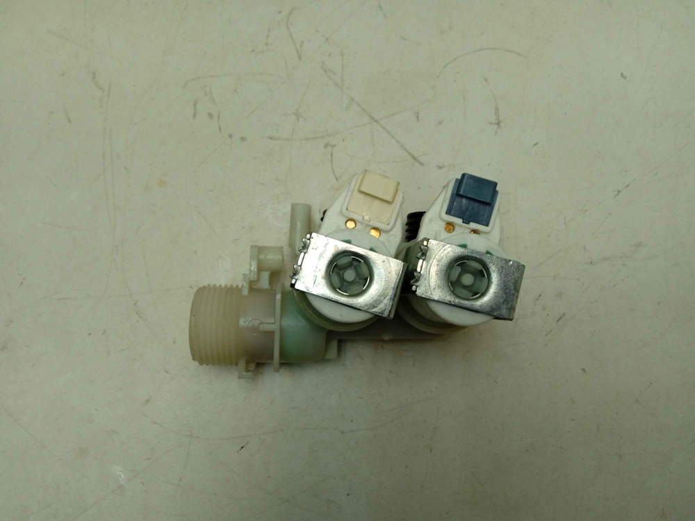 RST703D кт169 Клапан подачи воды для стиральной машины Hotpoint-Ariston RST703D б/у