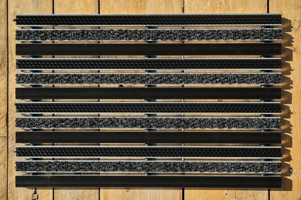 Придверная решетка Gidrolica Step – резина + текстиль + щетка, 390×590 мм