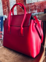 Женская форматная сумка из натуральной толстой кожи цвета красный рубин