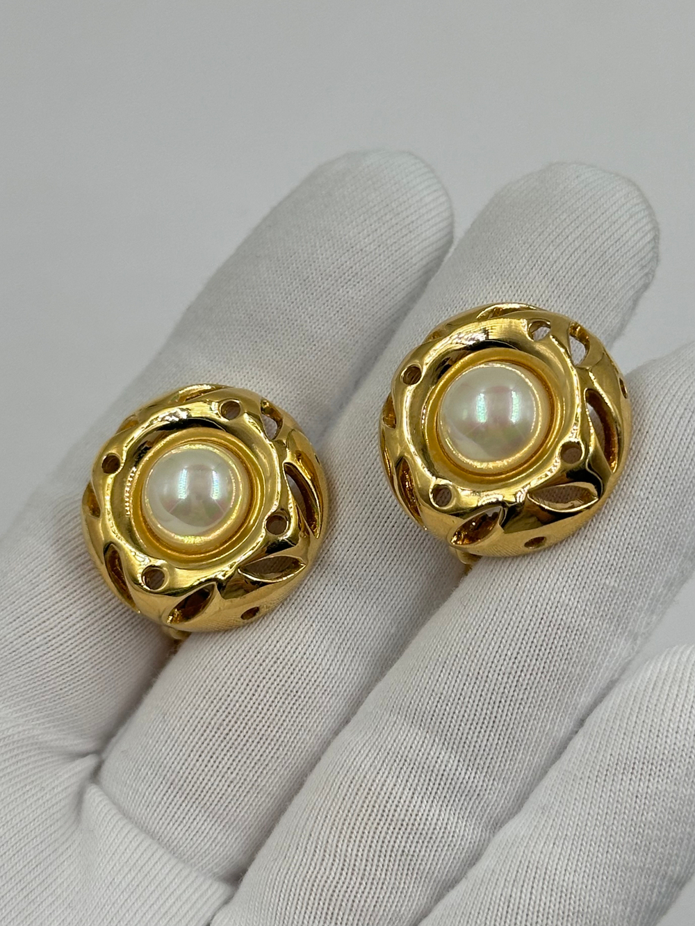 Клипсы с «жемчугом» Nina Ricci