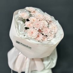 Монобукет из розовой хризантемы
