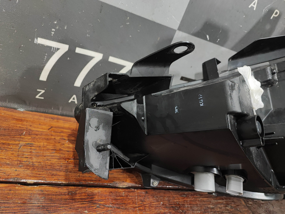 Фара правая LED Mazda CX-5 2 (KF) 17-нв Б/У Оригинал KB8N51031K