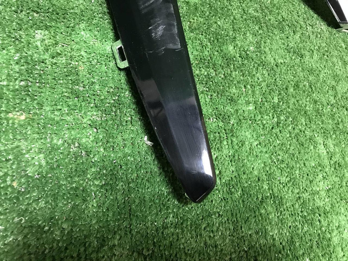 Накладка переднего бампера Geely Monjaro (21-нв)