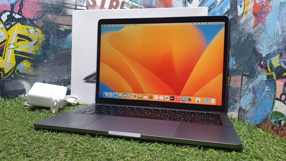MacBook Pro 13 (2017, два порта Thunderbolt 3) Retina i5/8Gb/SSD 128Gb/A1708